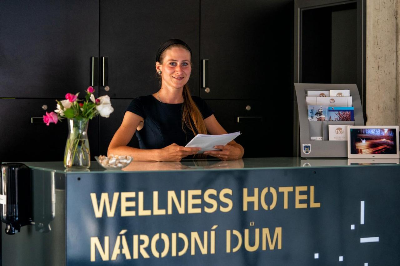 Narodni Dum Podborany Hotel ภายนอก รูปภาพ