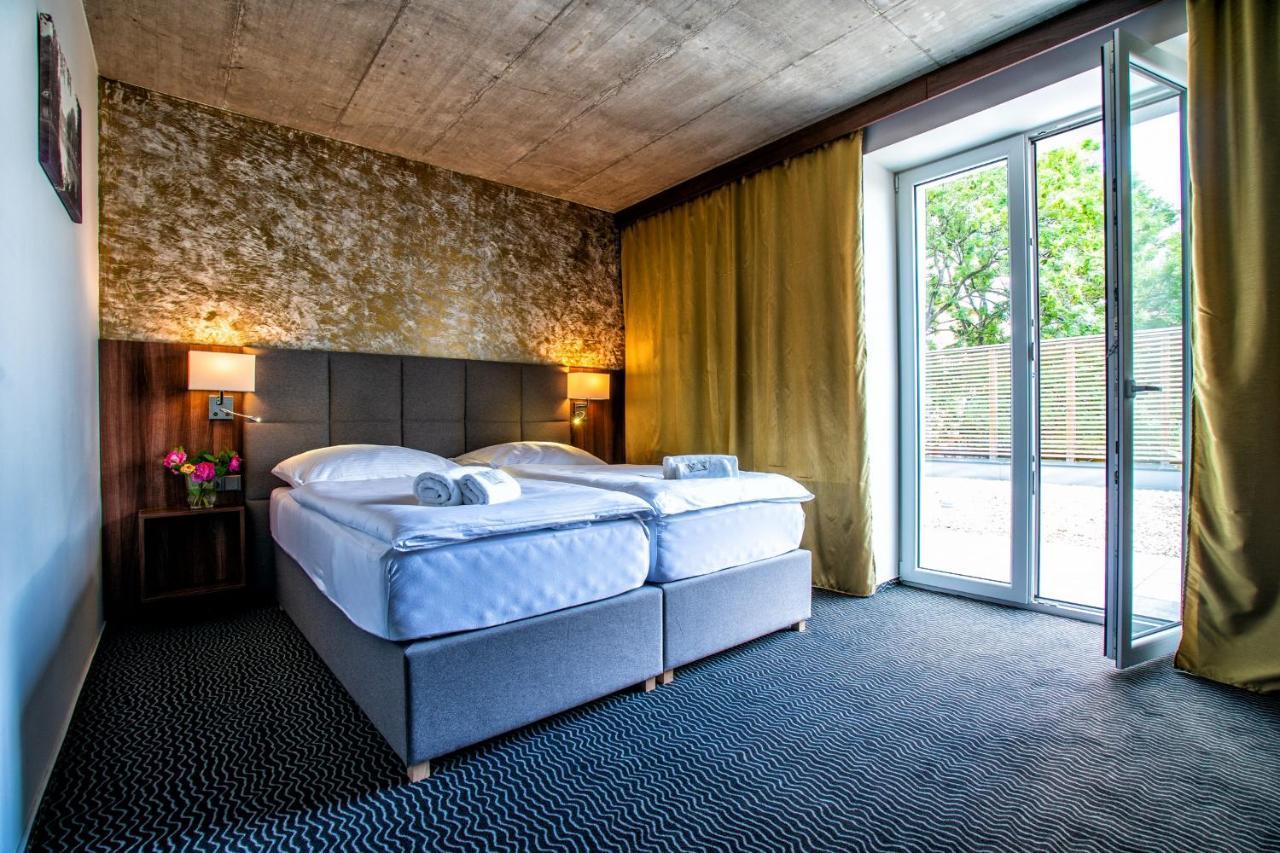 Narodni Dum Podborany Hotel ภายนอก รูปภาพ