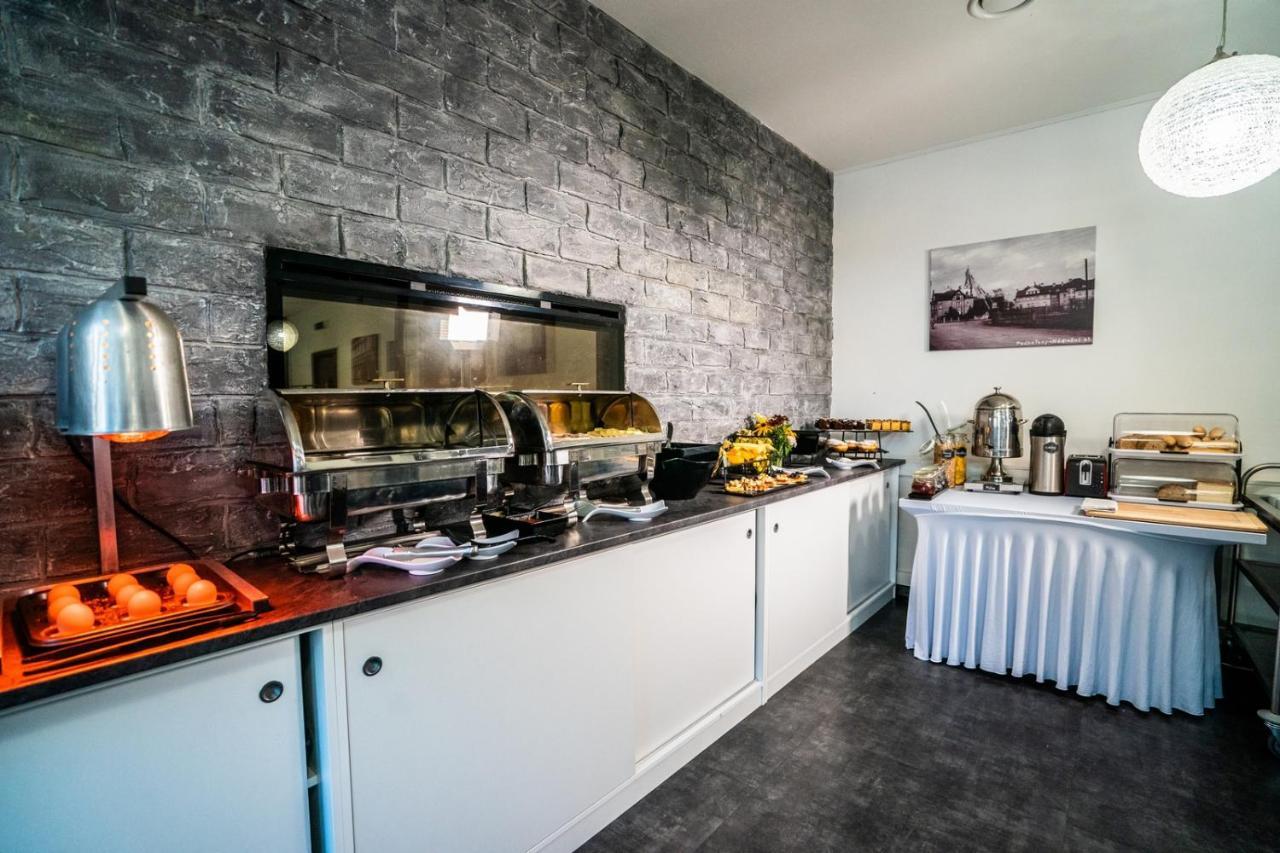 Narodni Dum Podborany Hotel ภายนอก รูปภาพ