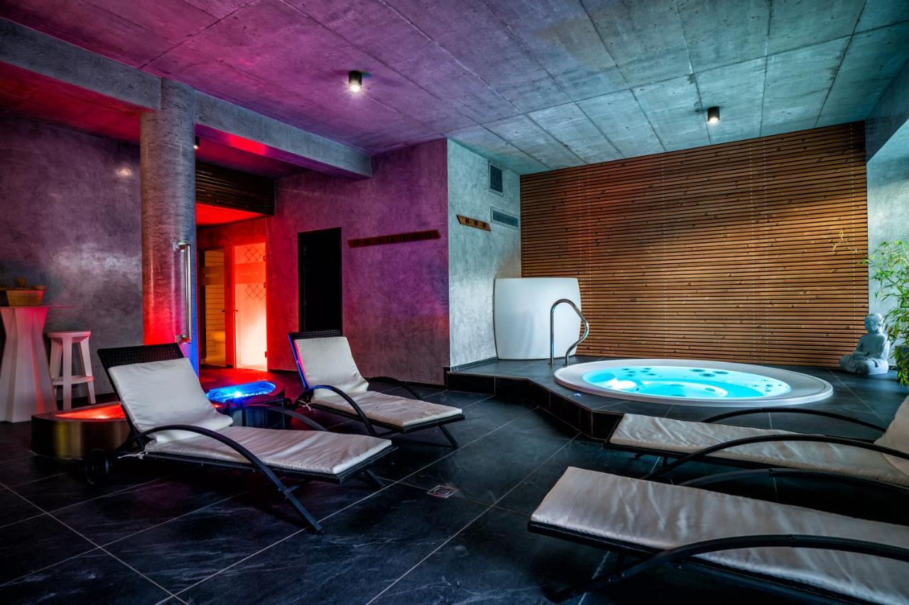 Narodni Dum Podborany Hotel ภายนอก รูปภาพ