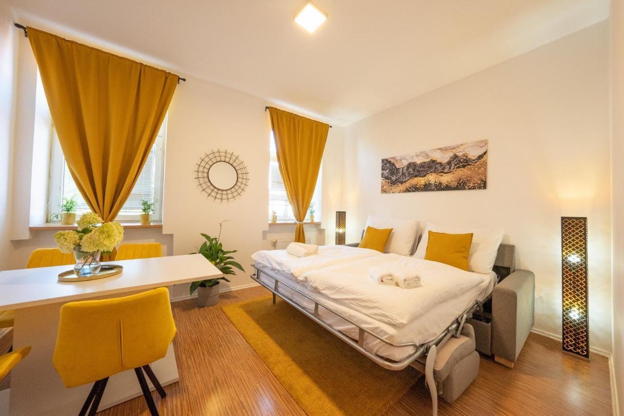 Narodni Dum Podborany Hotel ภายนอก รูปภาพ