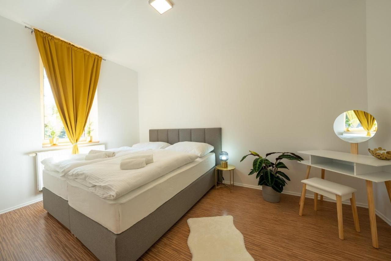 Narodni Dum Podborany Hotel ภายนอก รูปภาพ