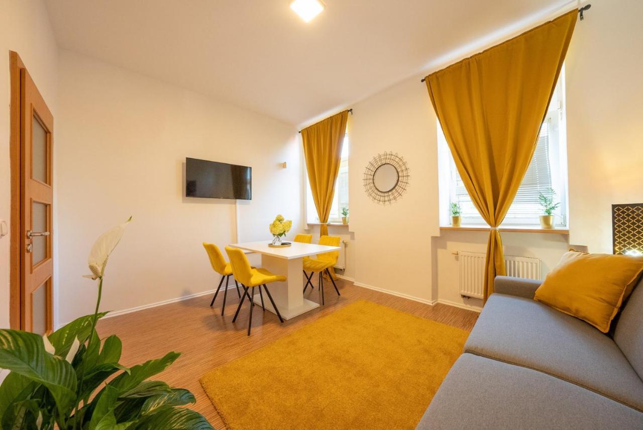 Narodni Dum Podborany Hotel ภายนอก รูปภาพ