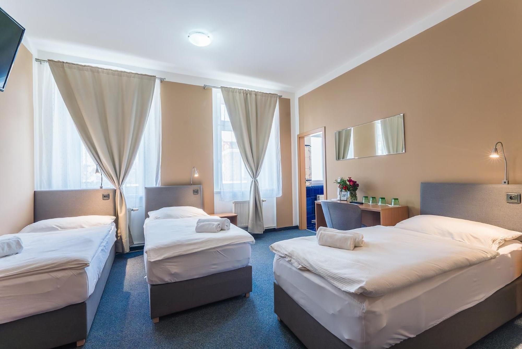 Narodni Dum Podborany Hotel ภายนอก รูปภาพ